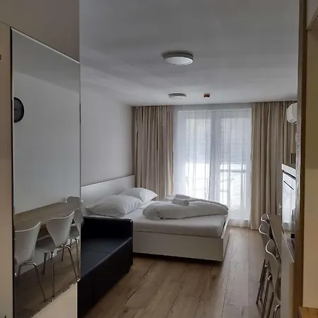 Apartment Kyjev 2 *